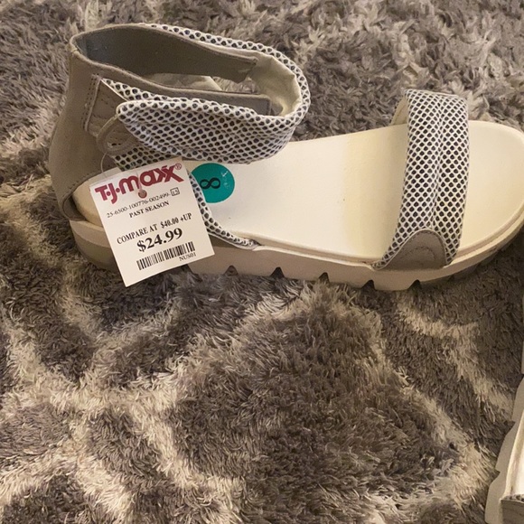 Sandals - Picture 2 of 2